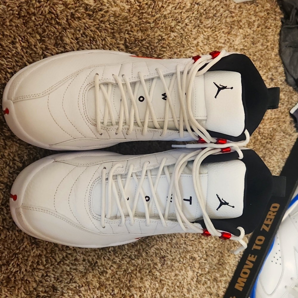 Jordan 12 metallic red size 10.5